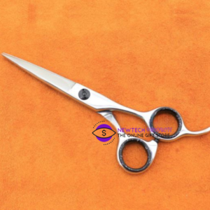 Jasmine-hair-cutting-scisso